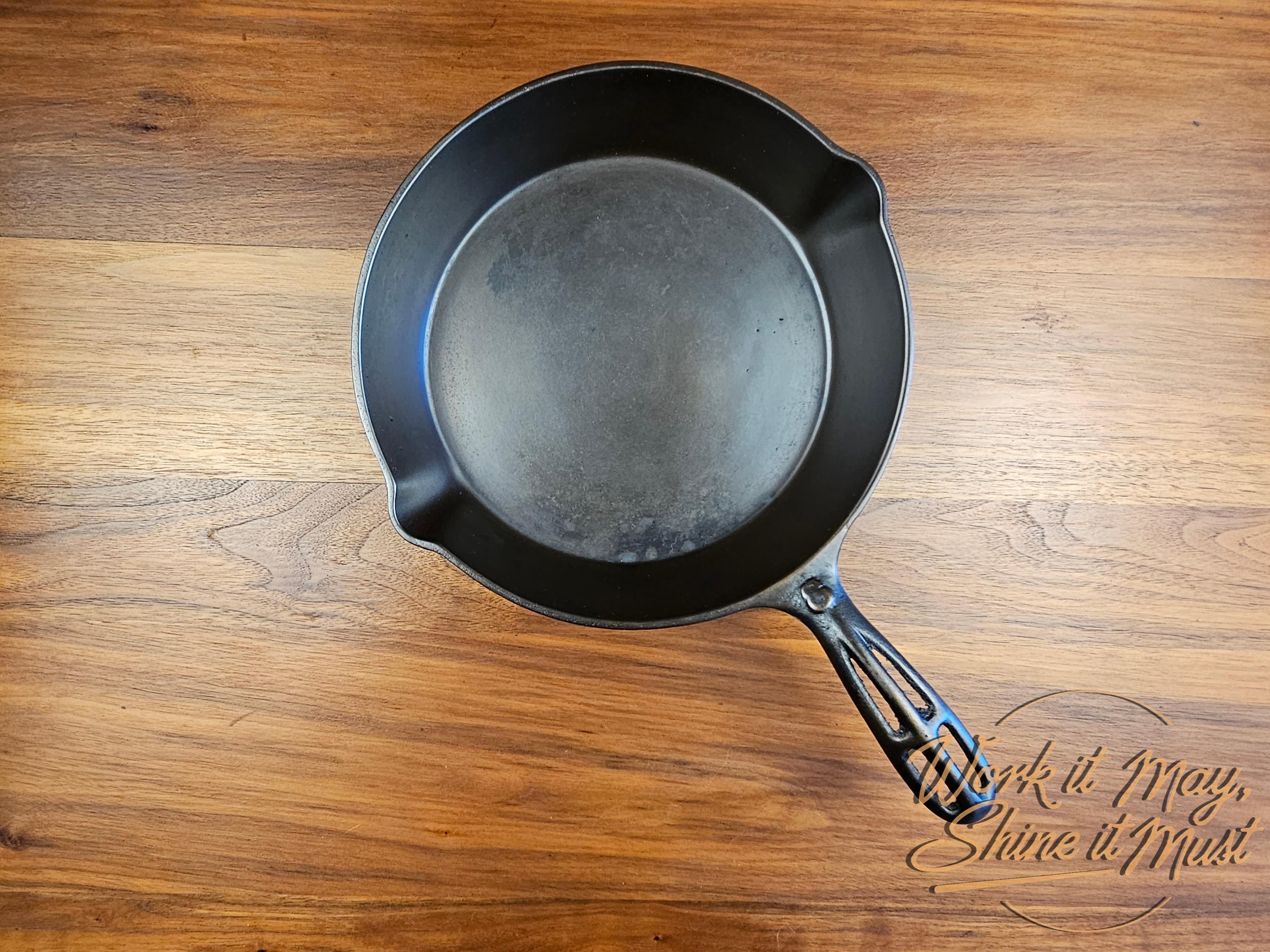 Gatemarked #8 Vintage Restored Cast Iron Skillet - Fancy Handle - Unmarked