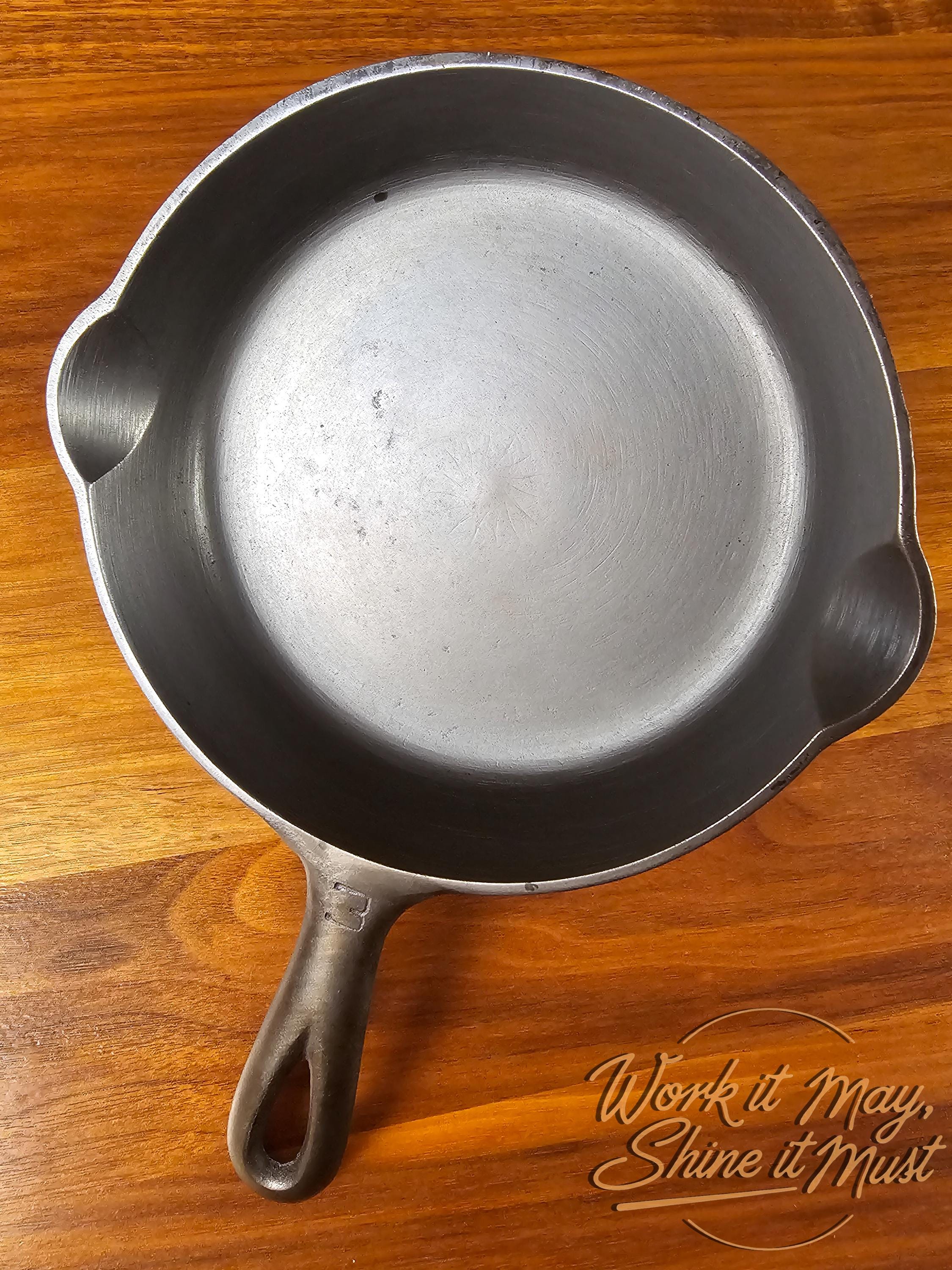 Griswold #3 Vintage Restored Cast Iron Skillet - Large Block Logo 709A