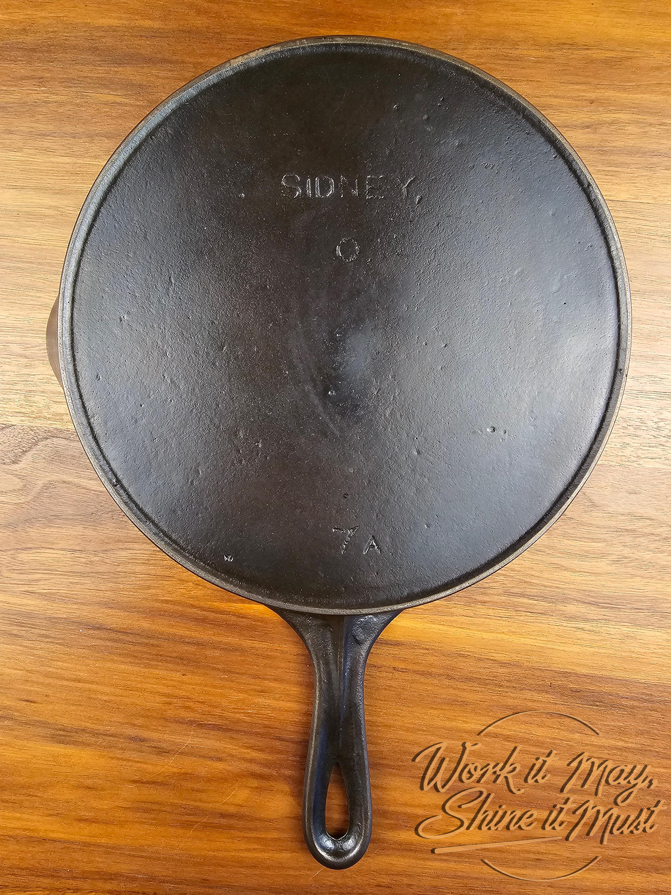 Wagner Sidney, O - #7A Vintage Restored Cast Iron Skillet {Arc/Straight Logo Variation}