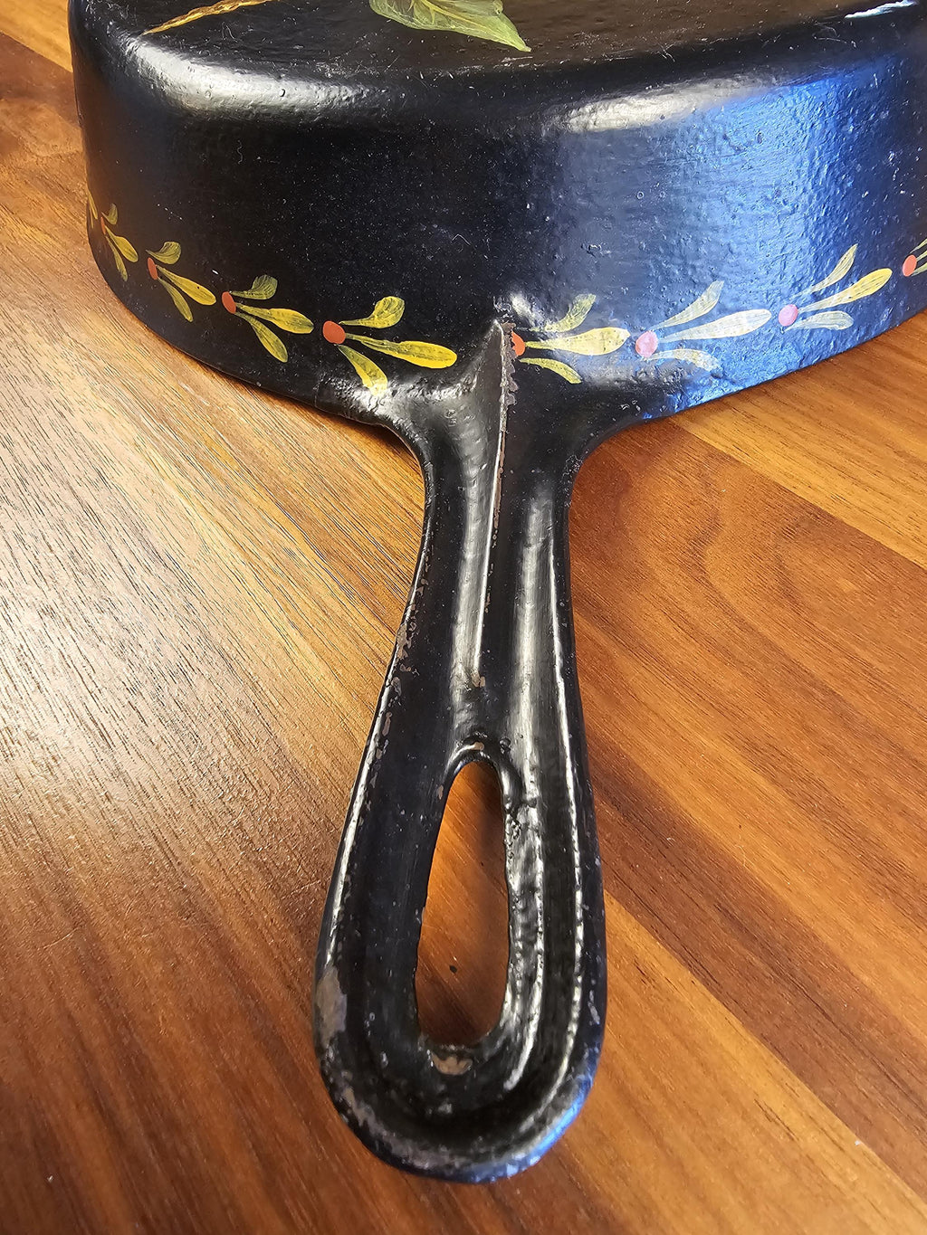 Vollrath #8 Vintage Cast Iron Skillet - Hand-Painted Pears by Evelyn LaPierre (1986)