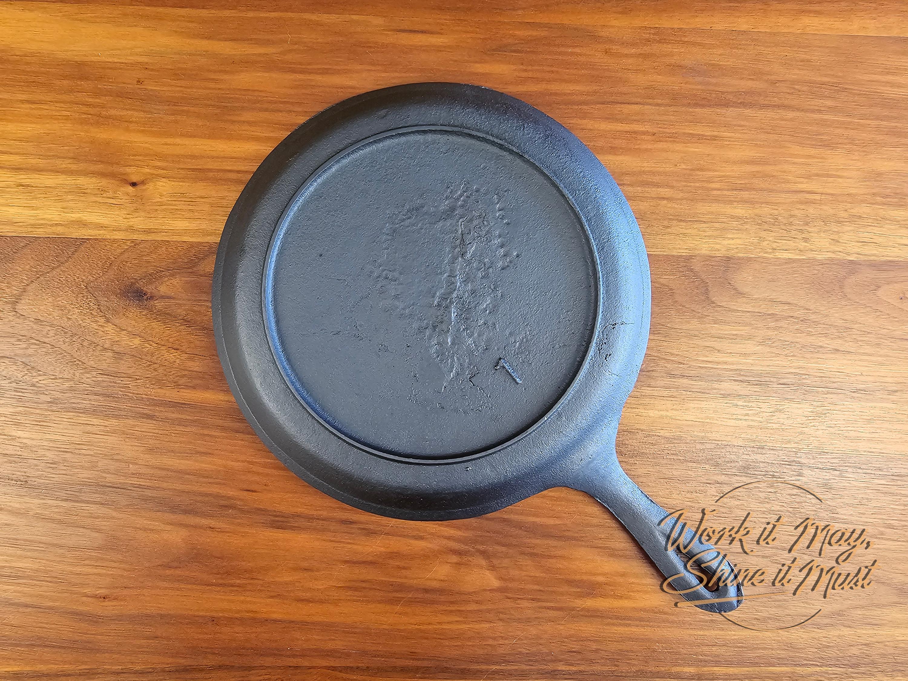Gatemarked #7 Vintage Restored Cast Iron Griddle - Fancy Handle