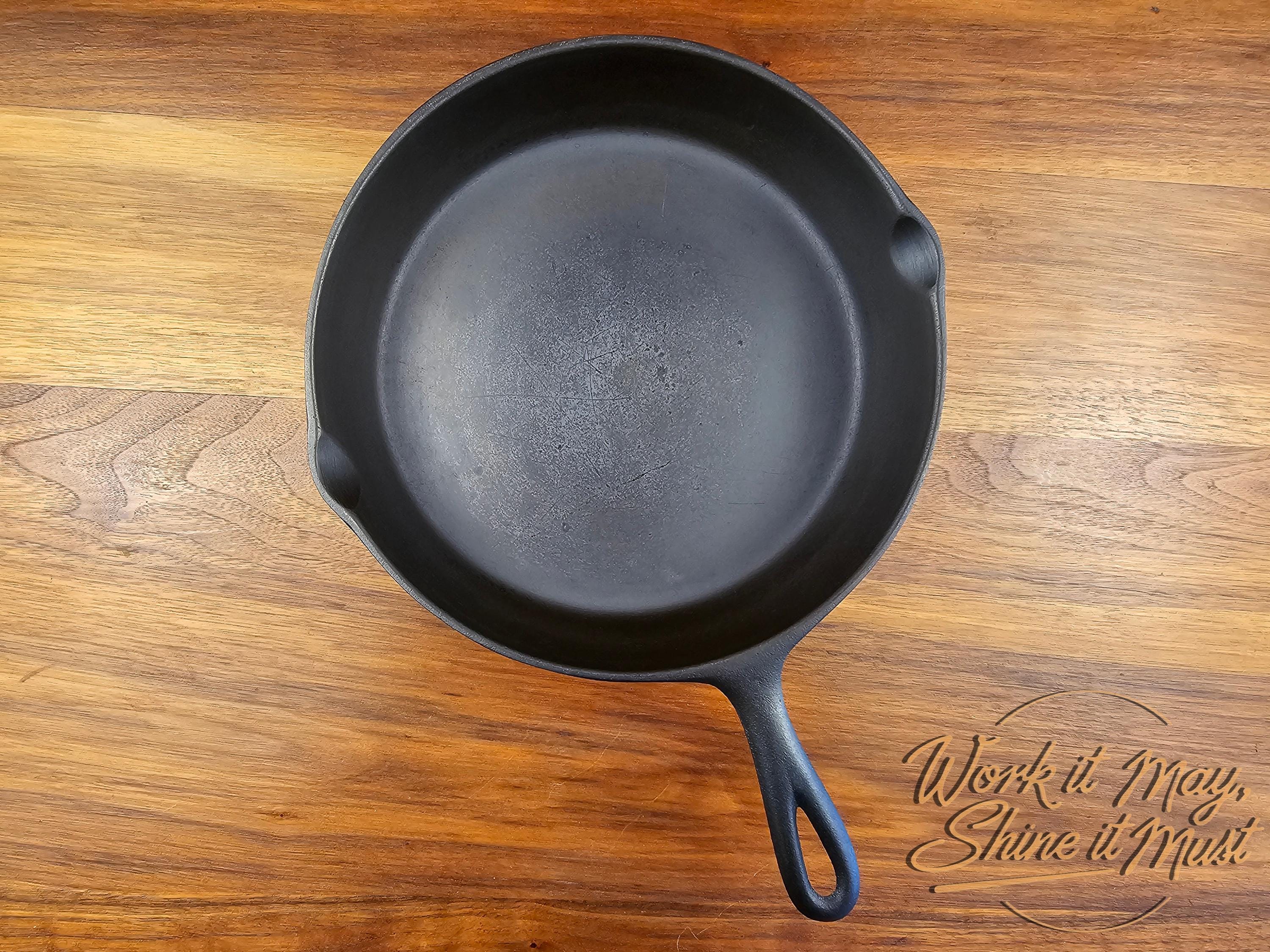 Lodge #7 Vintage Restored Cast Iron Skillet - 3-Notch Logo