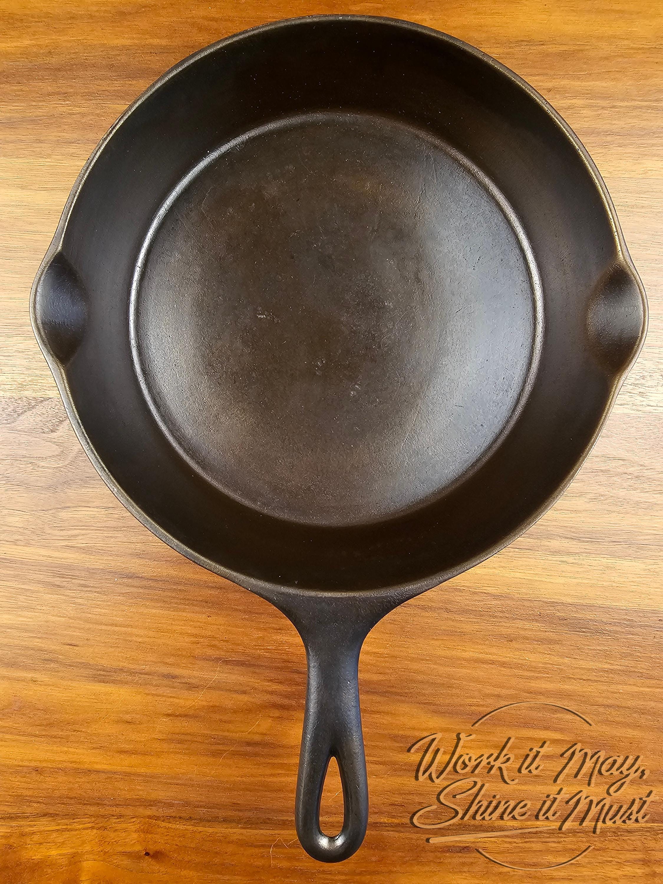 Wagner Sidney, O - #7A Vintage Restored Cast Iron Skillet {Arc/Straight Logo Variation}