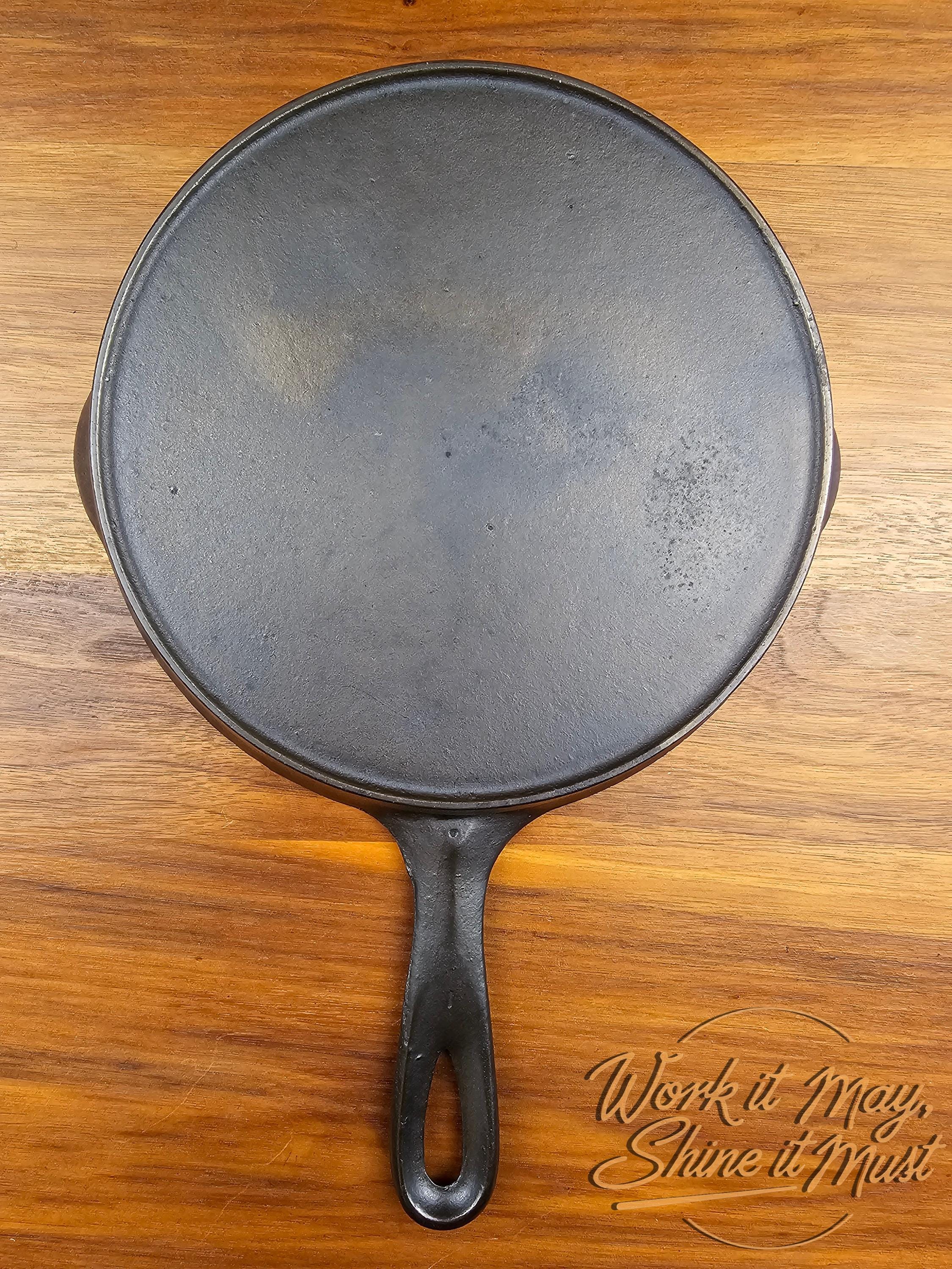 Wagner Ware (Unmarked) - #5 - Vintage Restored Cast Iron Skillet with Heat Ring