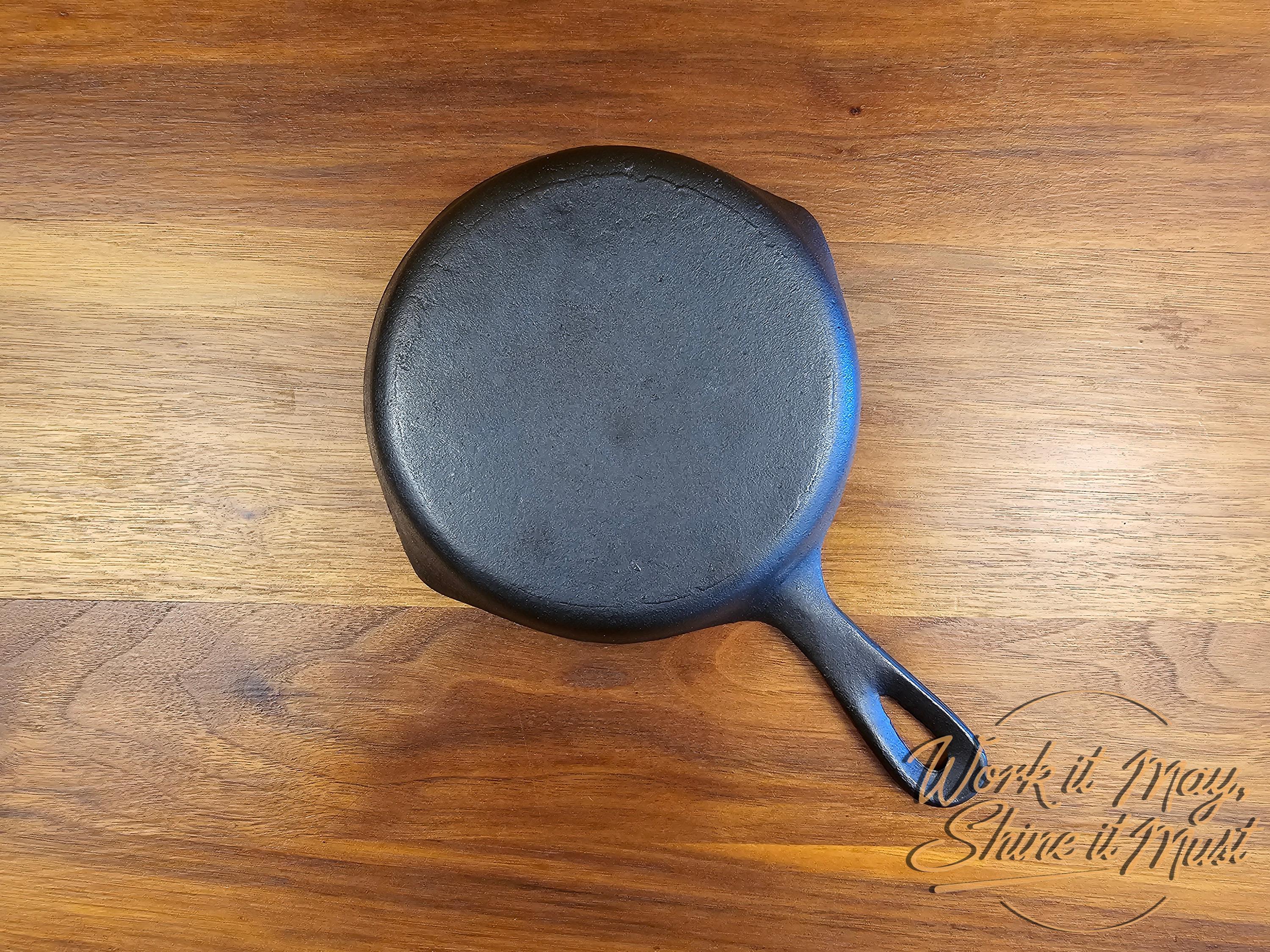 Unmarked #3 Vintage Restored Cast Iron Skillet