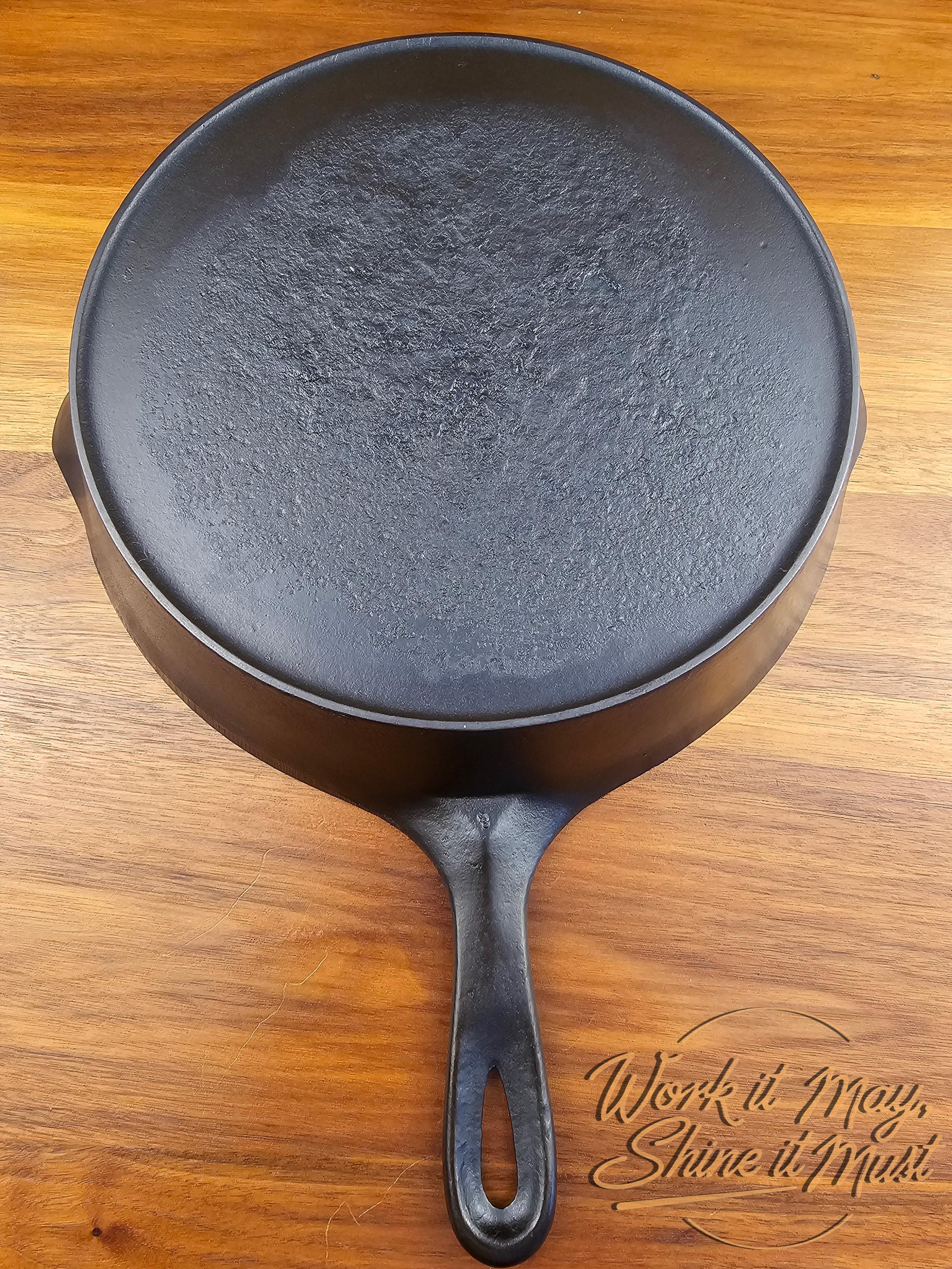 Wagner #9 Vintage Restored Cast Iron Skillet - Unmarked