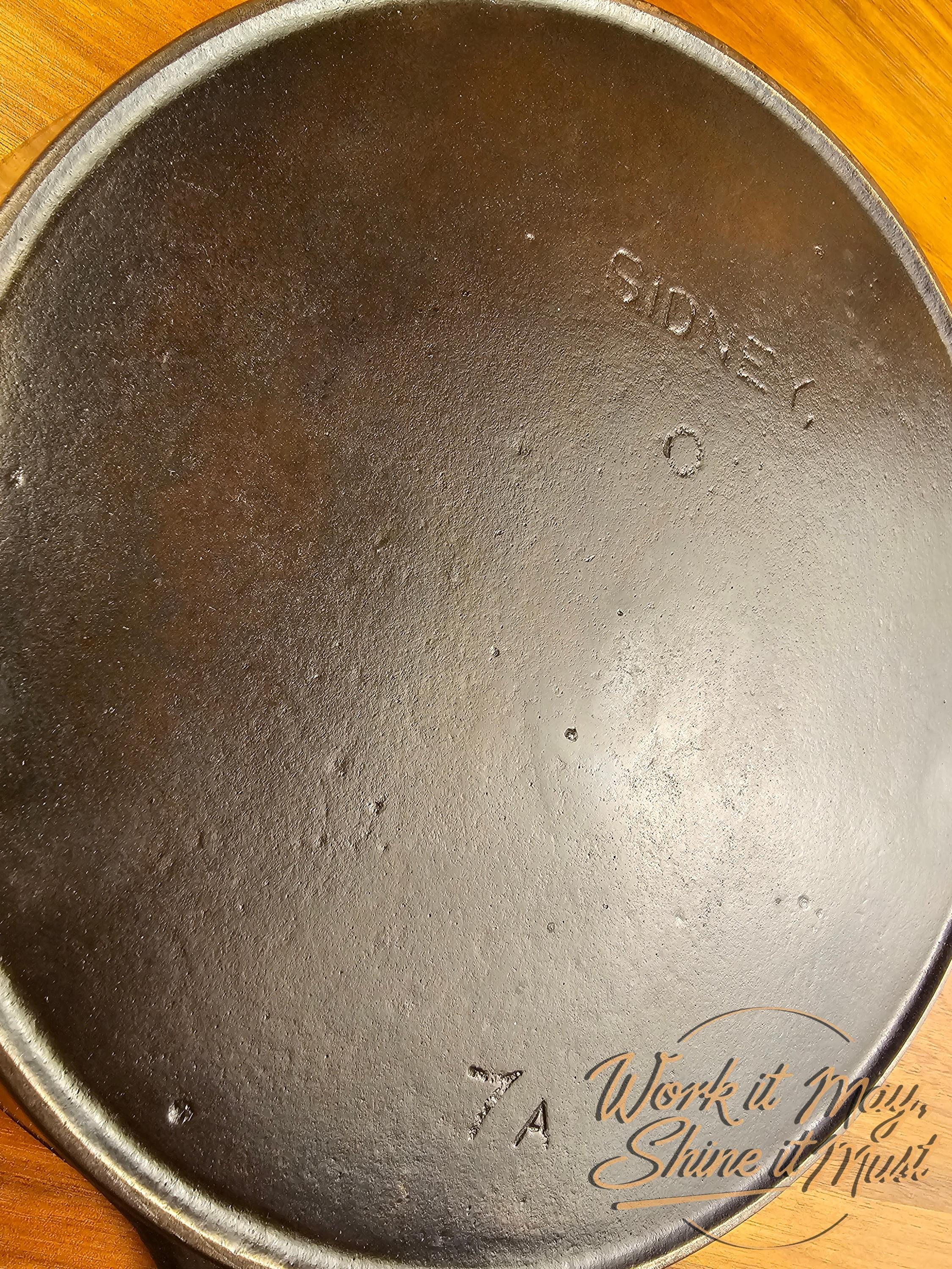 Wagner Sidney, O - #7A Vintage Restored Cast Iron Skillet {Arc/Straight Logo Variation}