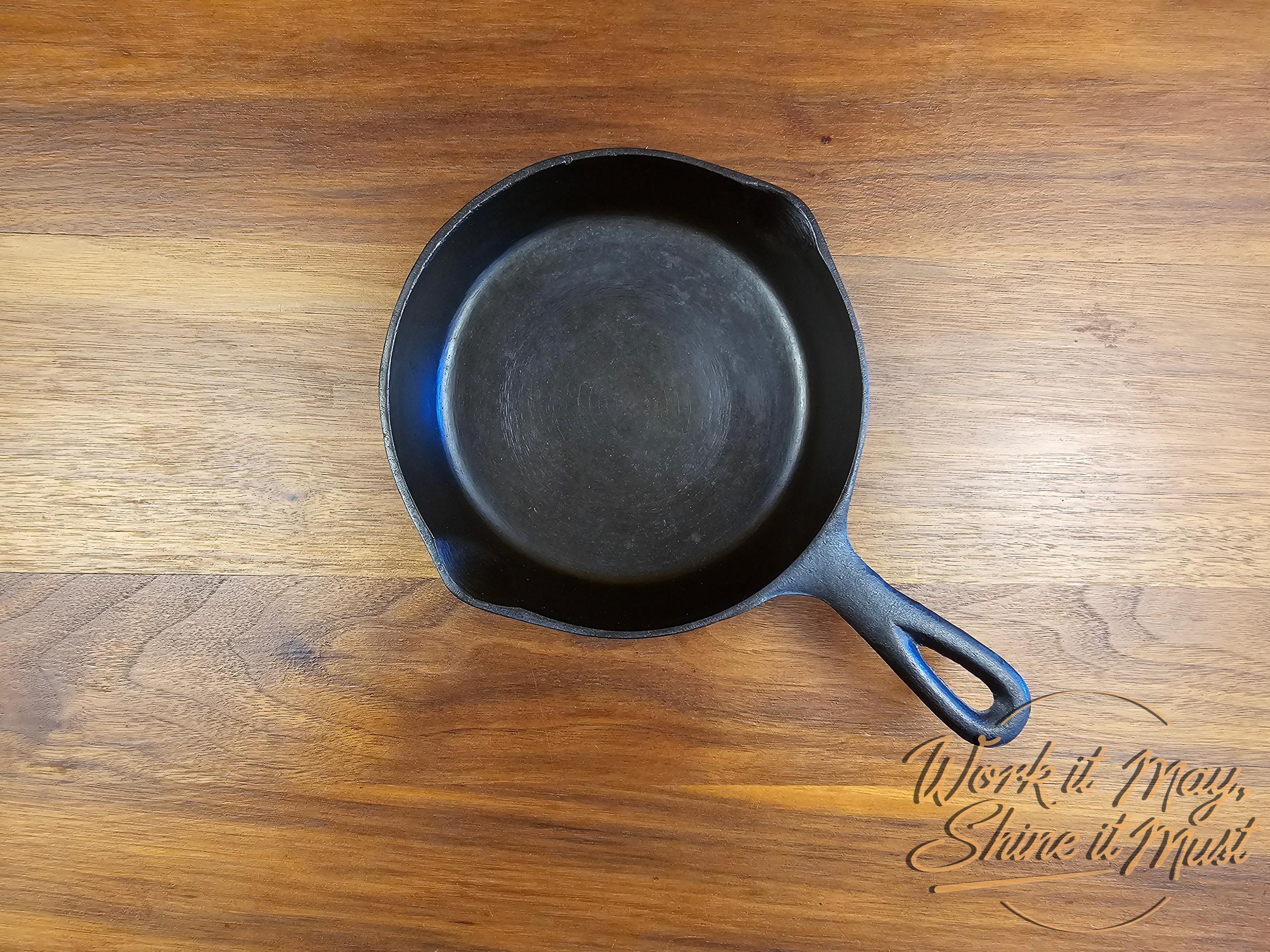 Unmarked #3 Vintage Restored Cast Iron Skillet