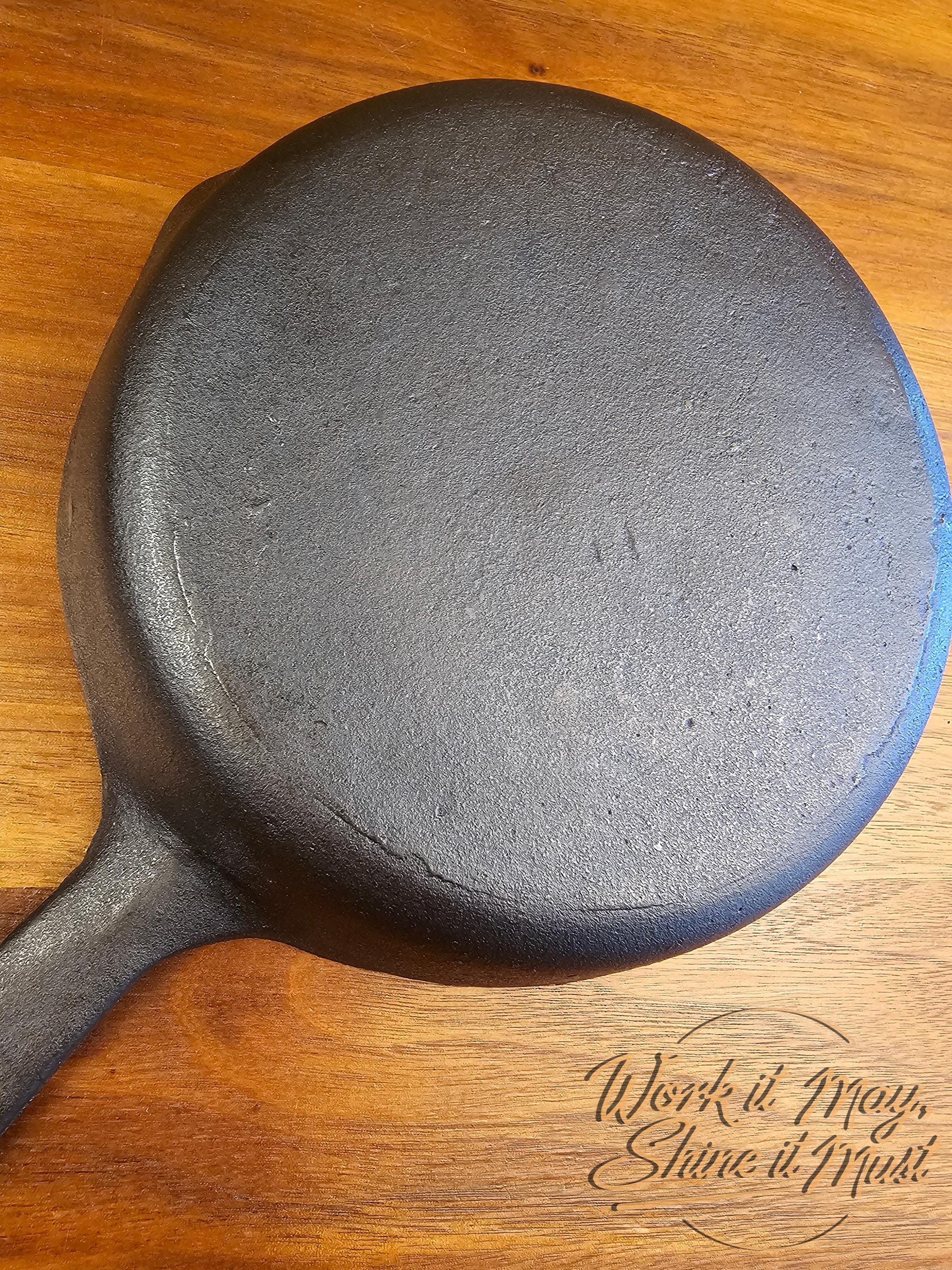 Unmarked #3 Vintage Restored Cast Iron Skillet