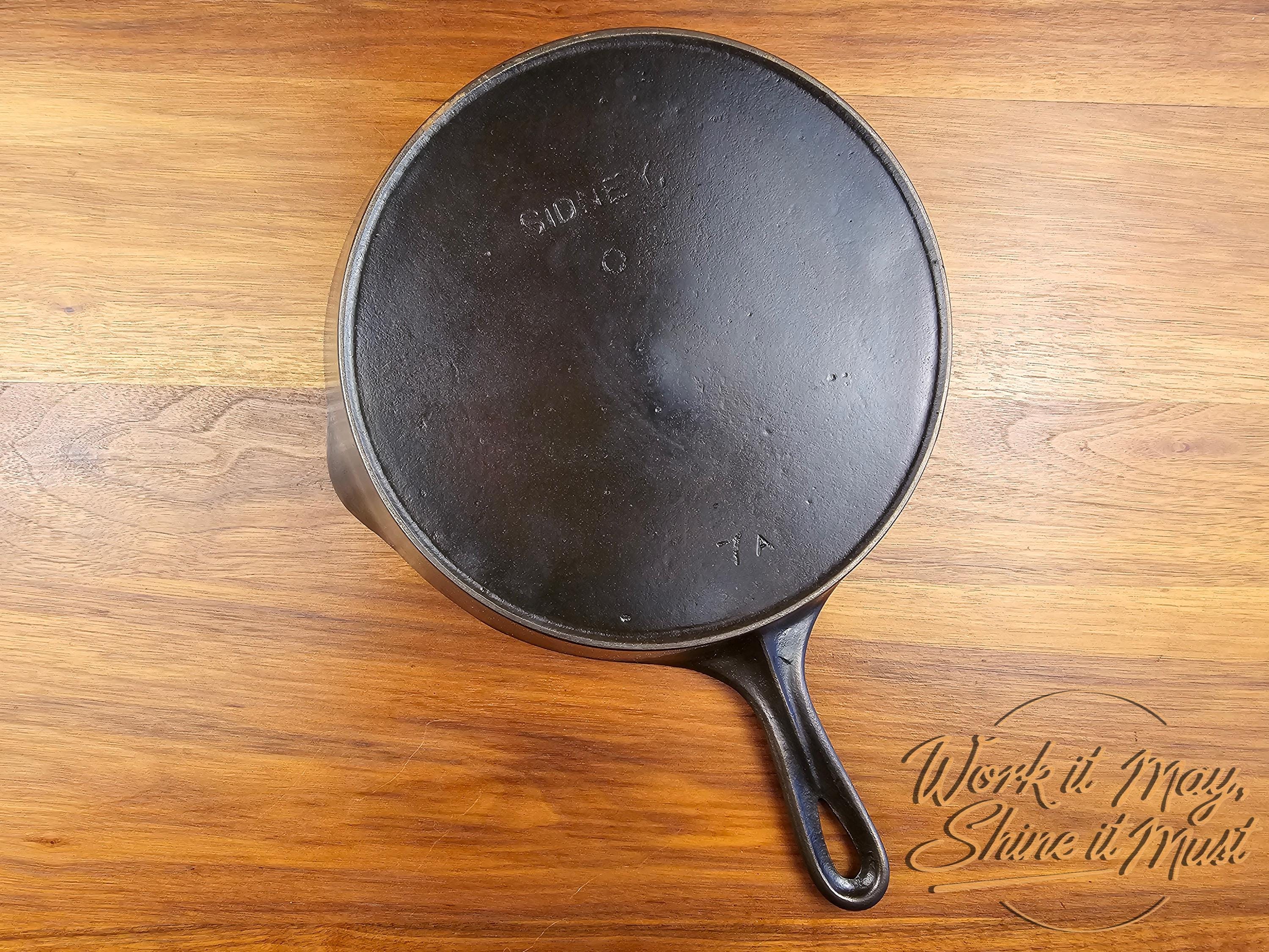 Wagner Sidney, O - #7A Vintage Restored Cast Iron Skillet {Arc/Straight Logo Variation}