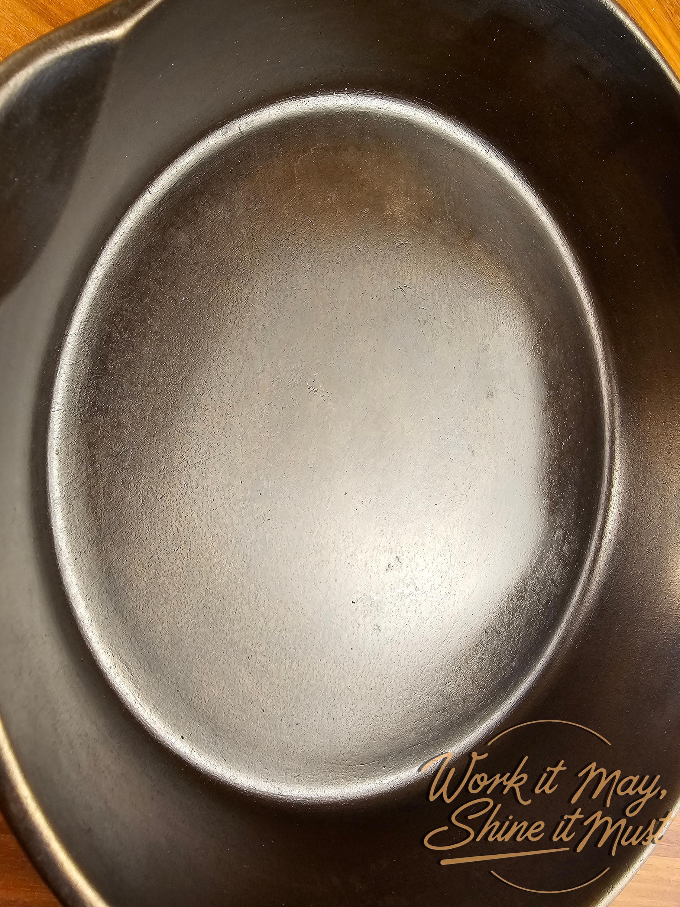 Wagner Sidney, O - #7A Vintage Restored Cast Iron Skillet {Arc/Straight Logo Variation}