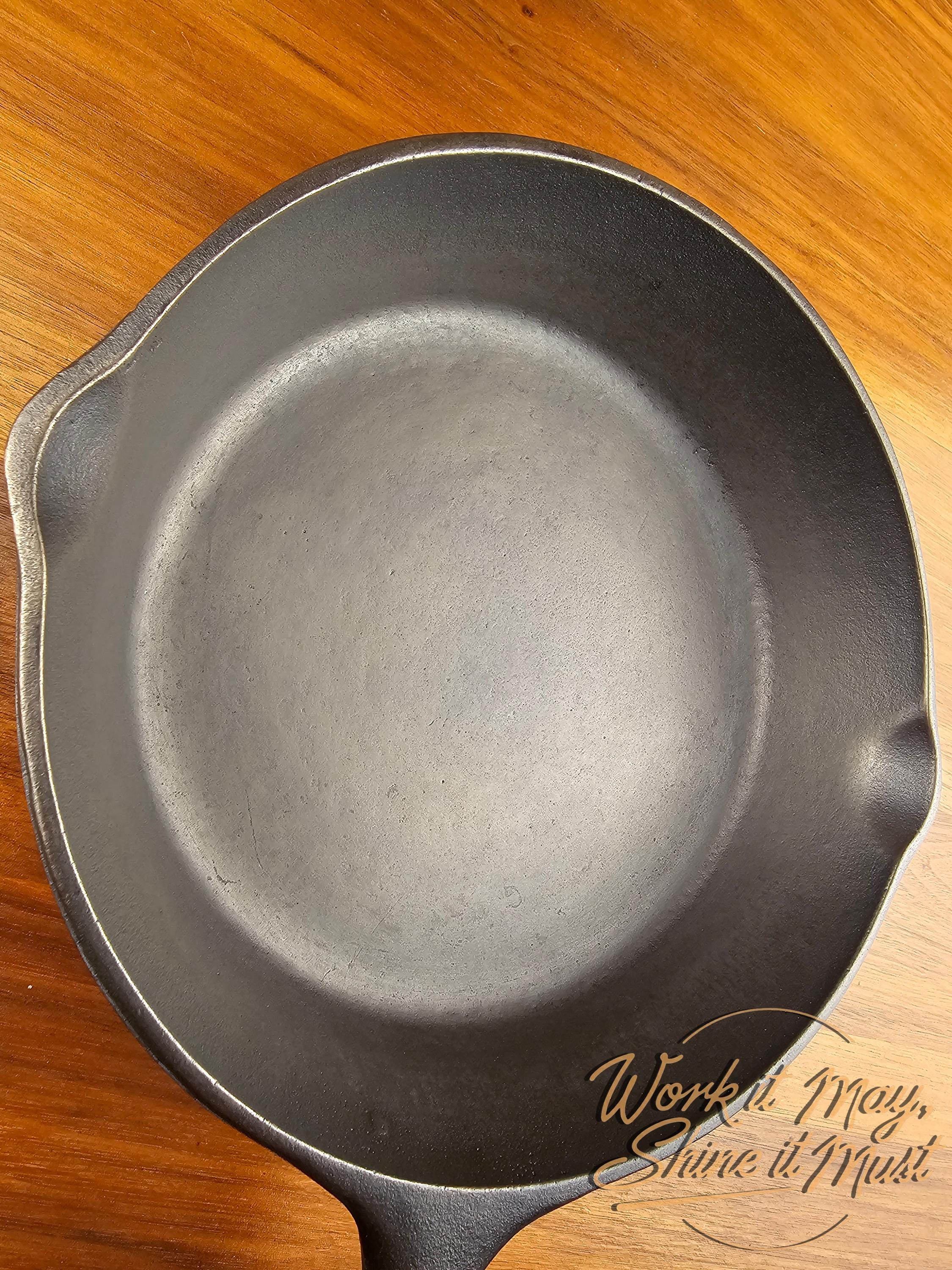 Lodge #5 Vintage Restored Cast Iron Skillet - 5SK 3-Notch