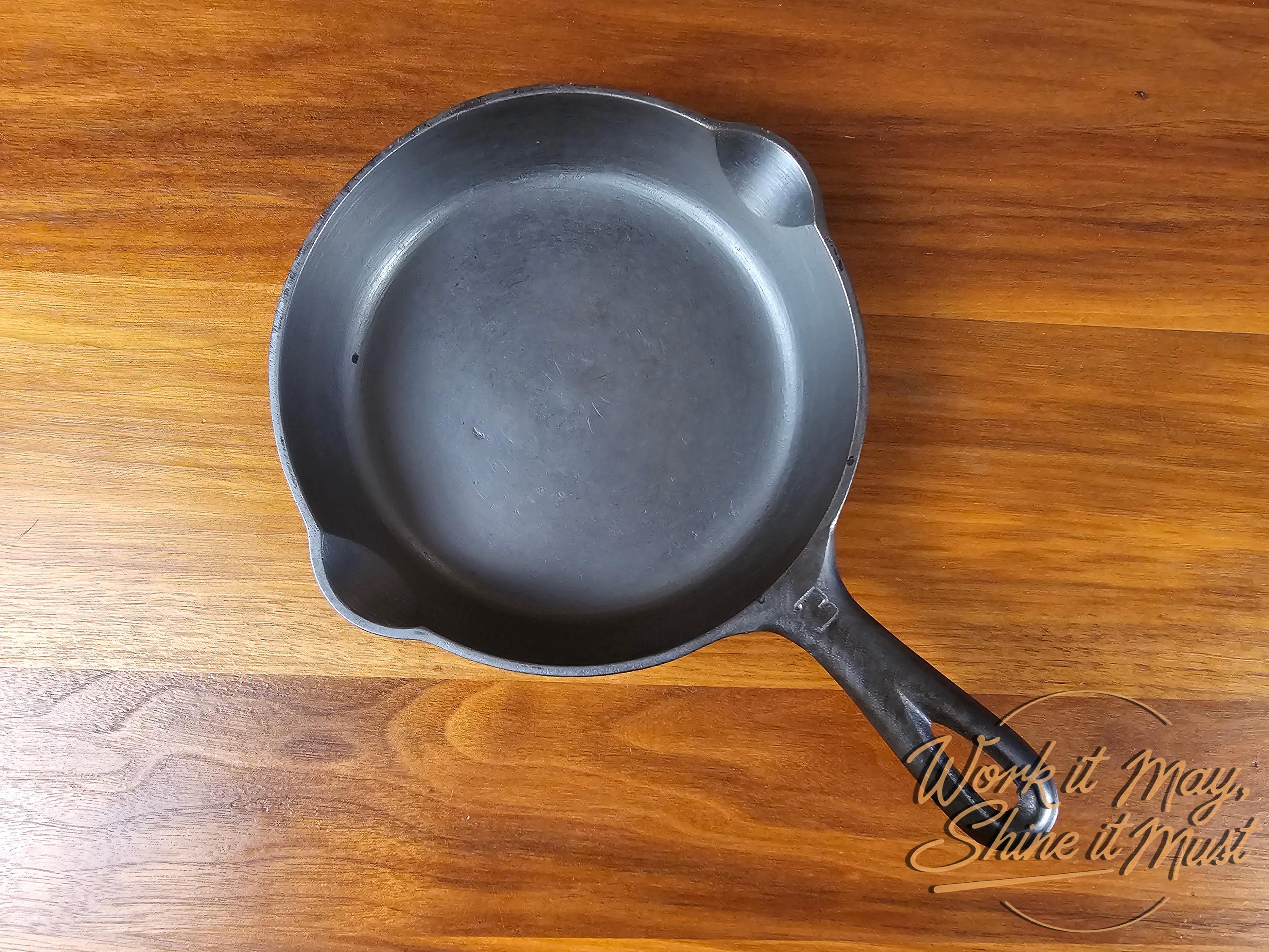 Griswold #3 Vintage Restored Cast Iron Skillet - Large Block Logo 709A