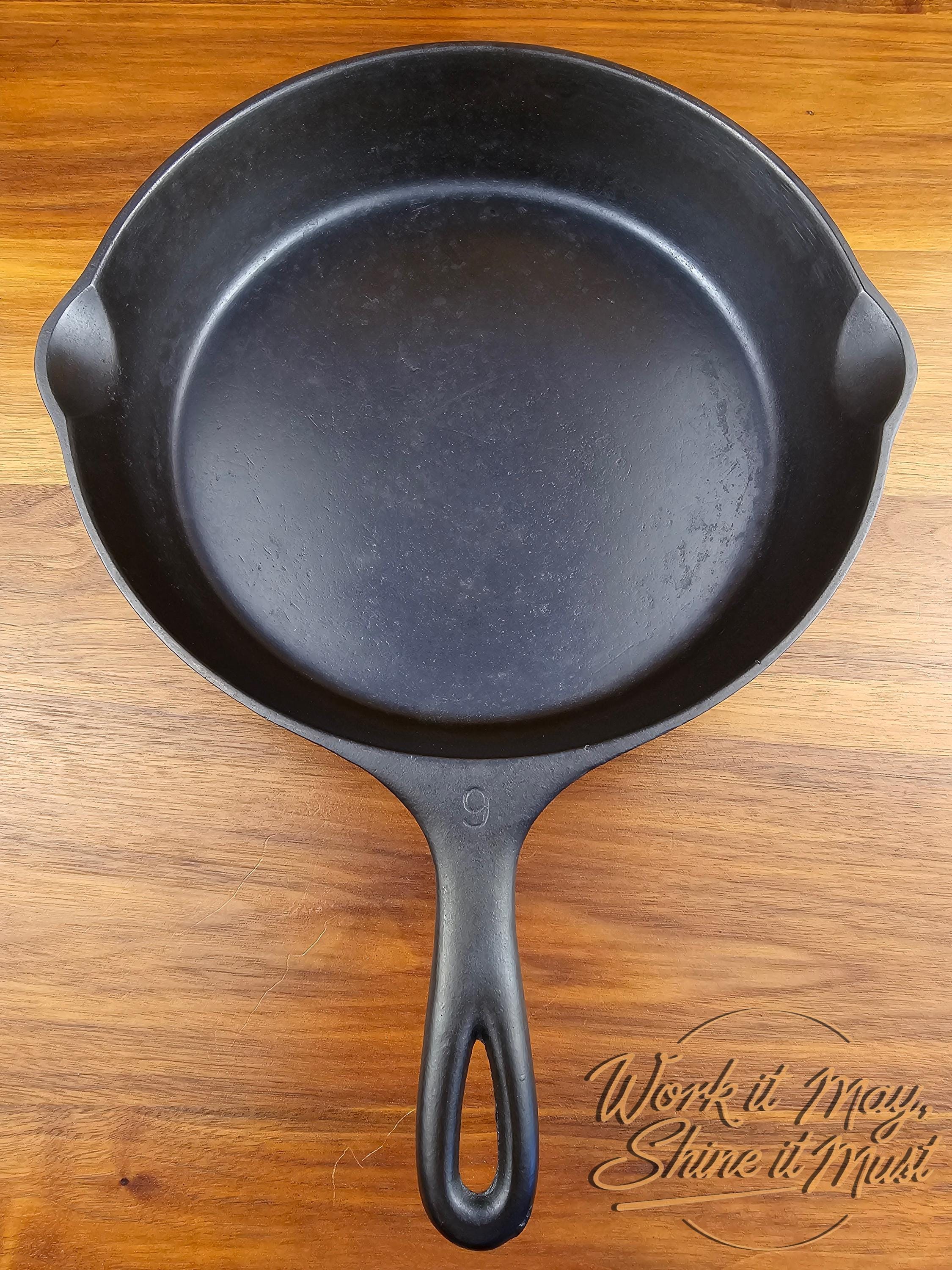 Wagner #9 Vintage Restored Cast Iron Skillet - Unmarked